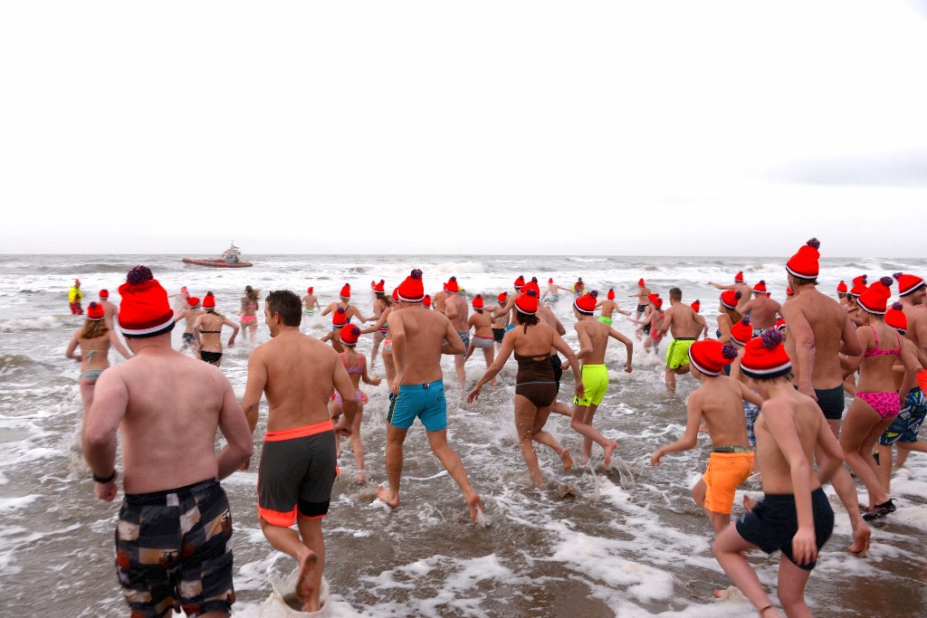 ../Images/Nieuwjaarsduik Nederzandt 2018 039.jpg